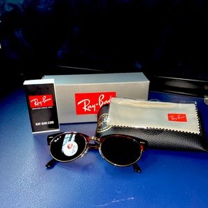 BRAND NEW Unisex ray bans